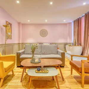 Luxury Republique Appartement Paris